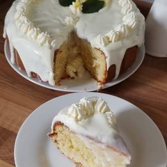 Lemon drizzle cake A picture of Lemon drizzle cake.