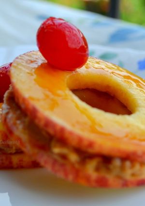 A picture of Apple Peanut Butter Sandwich.