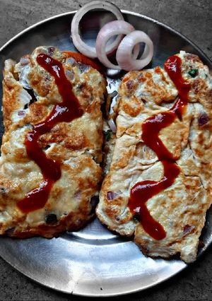 ডিম পাউরুটির টোষ্ট(dim pauruti toast recipe in Bengali) রেসিপির প্রধান ছবি