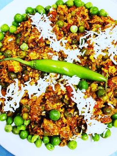 मटर पनीर भुर्जी (matar paneer bhurji recipe in Hindi) रेसिपी मुख्य फोटो
