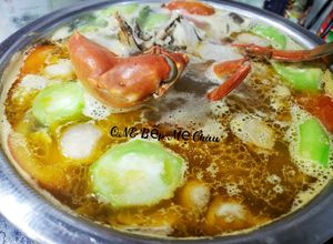 Hình của món Lẩu cua biển.