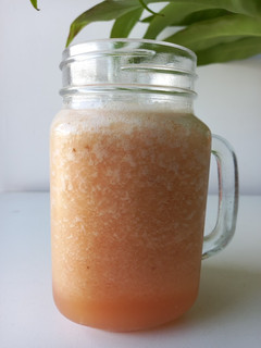 Una foto de Licuado de apio, sandía, pepino y limón