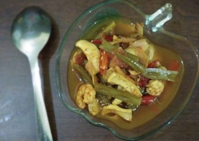 Tomyam Seafood Adabi Rumahan MantuL