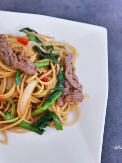 A picture of Beef Fried Spaghetti 불고기 볶음 스파게티.