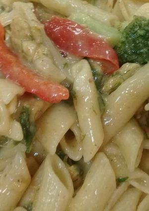 A picture of Creamy macarona with chicken (my own version).
