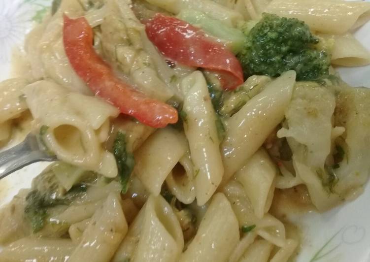 Steps to Prepare Quick Creamy macarona with chicken (my own version)