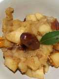 Manzanas viejas con dátiles al aroma de macís