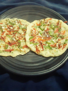 सूजी वेजी चीला (Suji veggie cheela recipe in Hindi) रेसिपी मुख्य फोटो