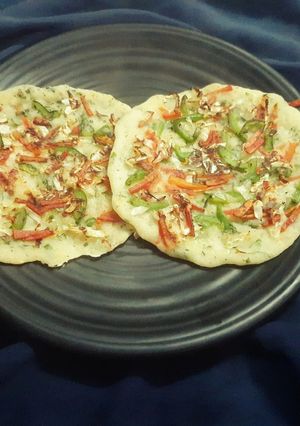 सूजी वेजी चीला (Suji veggie cheela recipe in Hindi) रेसिपी मुख्य फोटो