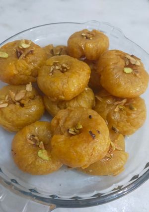 A picture of Balu shahi.