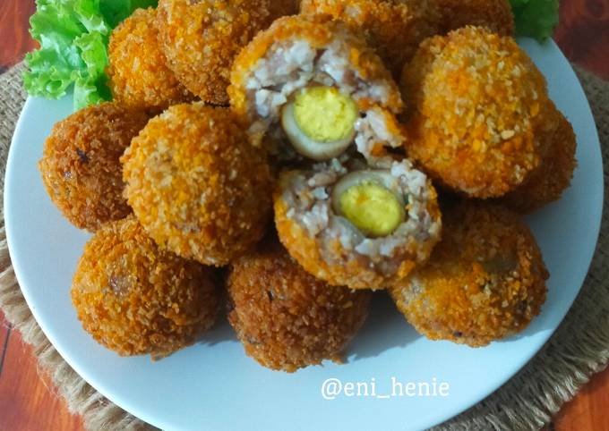 Cara membuat Bola-bola Nasi Merah Isi Pindang Telur Puyuh Cara membuat Bola-bola Nasi Merah Isi Pindang Telur Puyuh