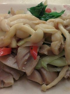 [好菇多多] 烏魚腱蒜苗炒雪菇 的食譜成品照片