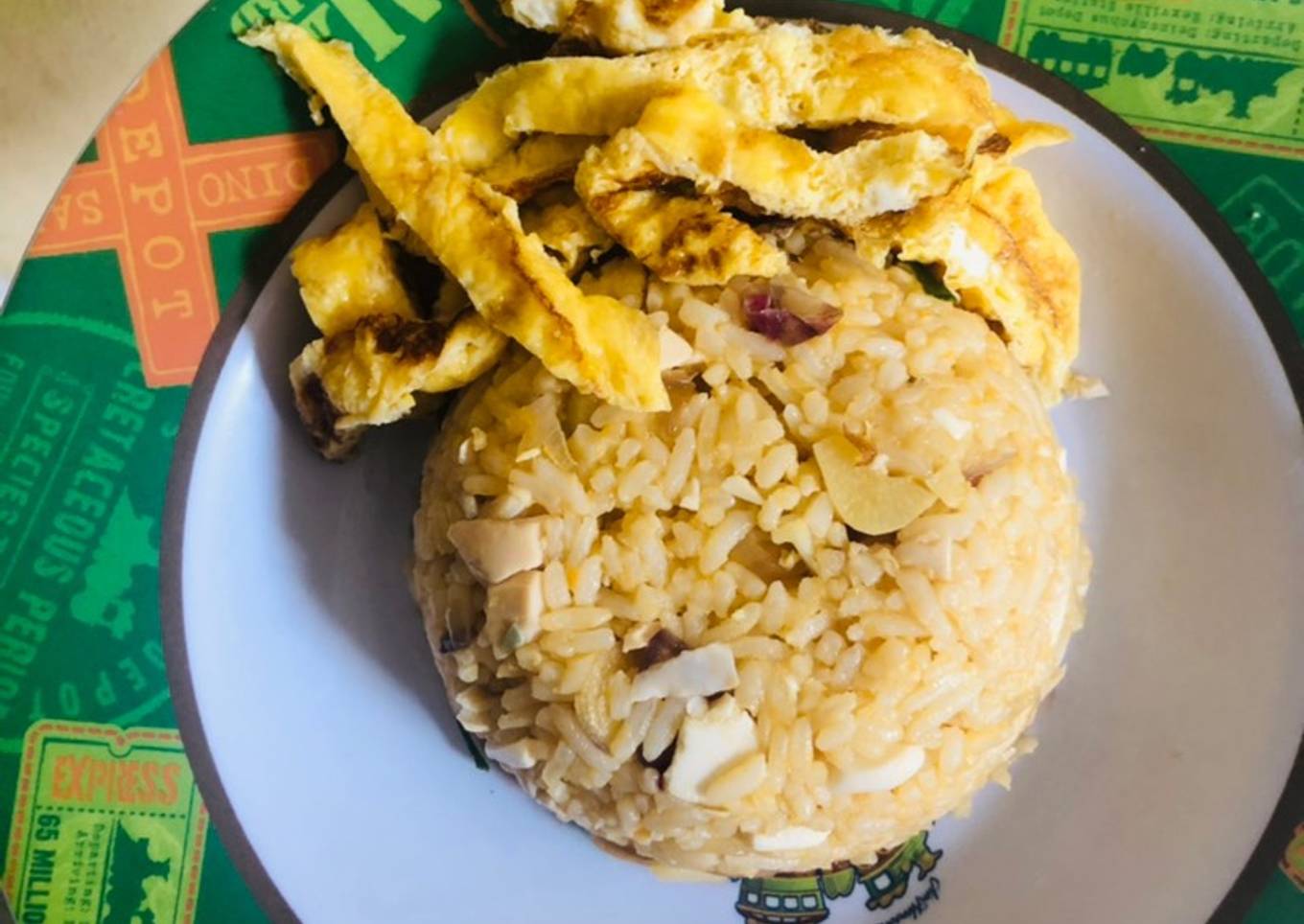 Nasi goreng telur asin