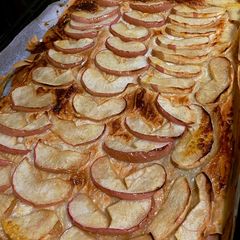 A picture of Rustic :) apple tart.