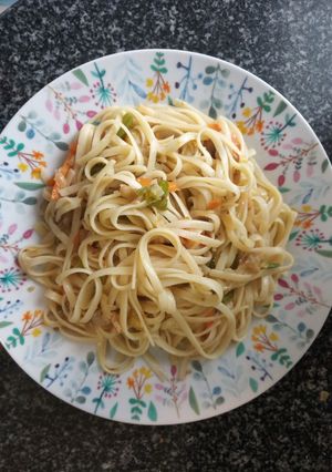 Una foto de ~Tallarines con verduras~