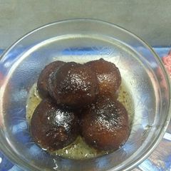 Gulab jamuns A picture of Gulab jamuns.
