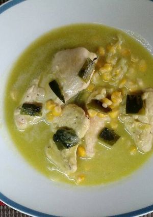 Una foto de Pollo en crema poblana