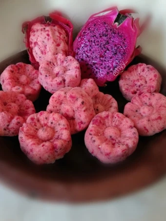 Langkah Mudah untuk Menyiapkan Resep Bolkus buah naga yang Menggugah Selera Anti Ribet, Sempurna