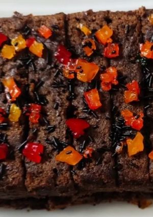 A picture of Banana tutti fruity chocolate cake.
