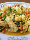 ปลาหมึกผัดผงกะหรี่