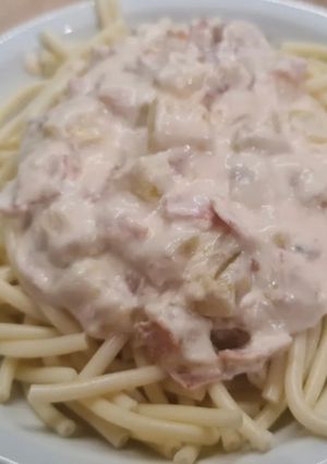 Cukkinis sonkás tészta recept fotója