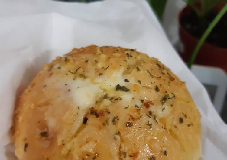 Korean Garlic Cheese Bread