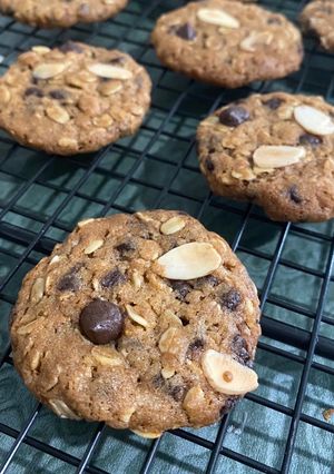 Foto resep Chewy oatmeal choco chips cookies