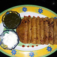 A picture of Lauki ke parathe.