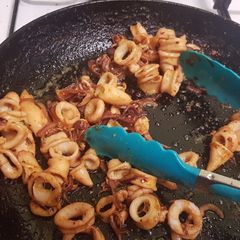 A picture of Baby Squid (preparing and dry frying).