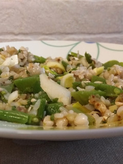 Una foto de Ensalada de trigo sarraceno, apio, puerro y vainas
