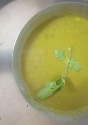 A picture of Green chutney.