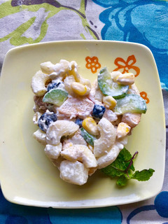 A picture of Chicken and macaroni Salad.