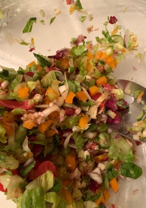 A picture of Walnut salad.