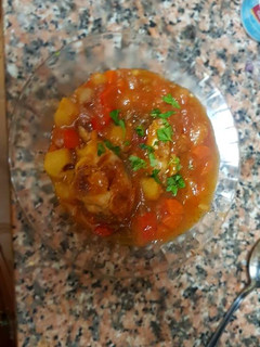 Una foto de Patata y pollo estofado