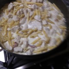 A picture of Alfredo bake.