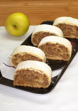 Diós-almás linzer rolád recept fotója