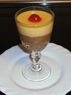 Una foto de Flan con compota de manzana (con edulcorante)