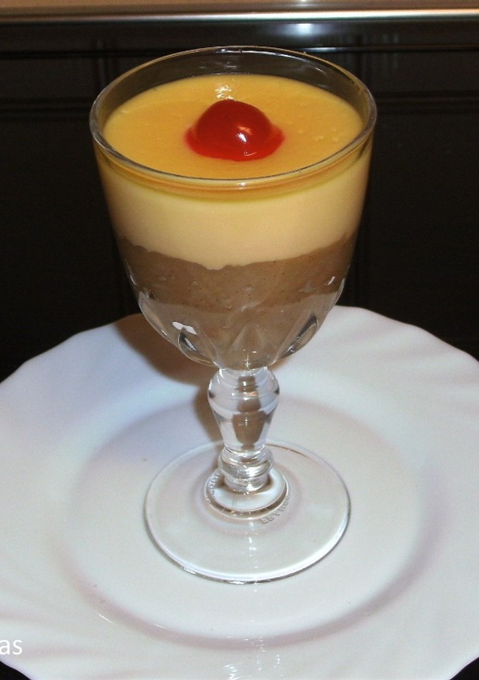Una foto de Flan con compota de manzana (con edulcorante)