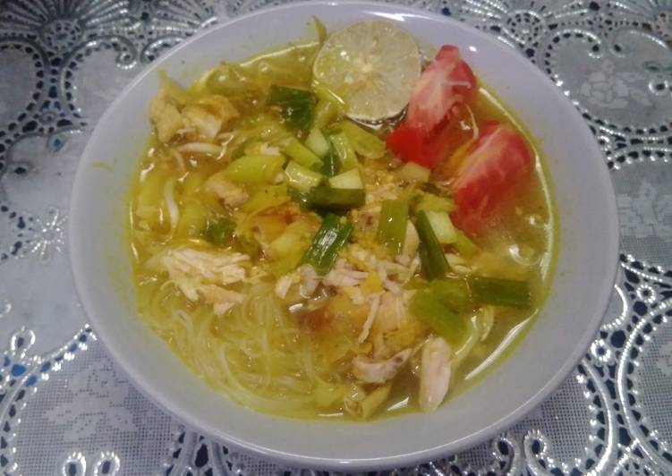 Soto ayam kuning