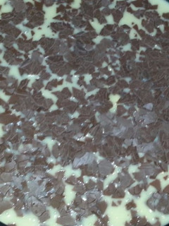 Una foto de Bizcocho de zanahoria con cobertura de chocolate blanco