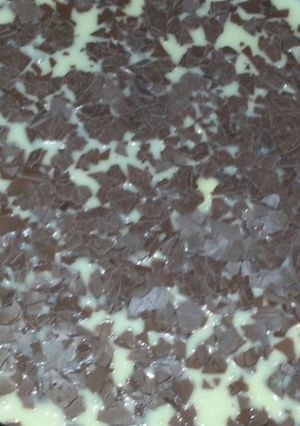 Una foto de Bizcocho de zanahoria con cobertura de chocolate blanco