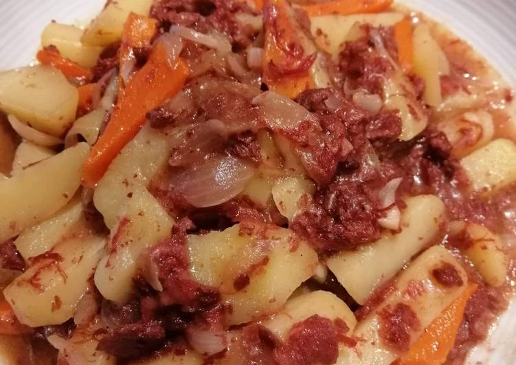 Easiest Way to Prepare Tasty Corned beef w/ Potato