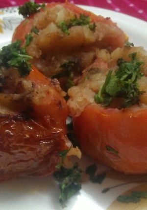 भरवां टमाटर (Bharva tamatar recipe in Hindi) रेसिपी मुख्य फोटो