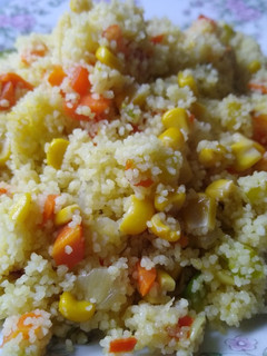 Una foto de Cuscús con verduras