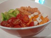 Une photo de surimi chaud et riz