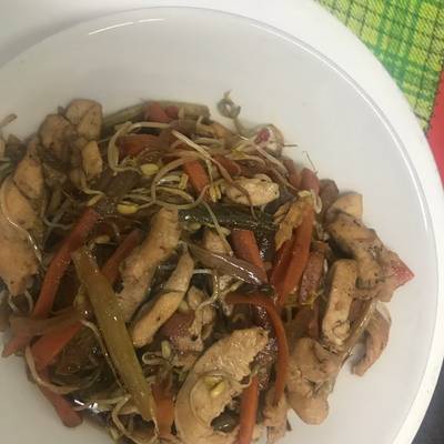 Salteado de verduras y pollo al estilo chino ?? Receta de Maria Luisa  Aguilar- Cookpad