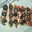 Hojas de endibias, con pimiento, atún y anchoa