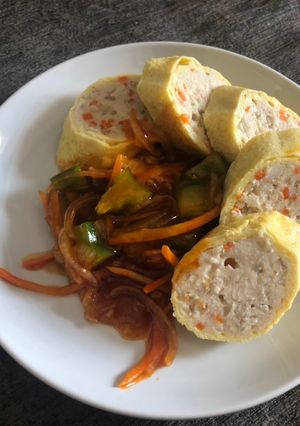 Foto resep Rollade Ayam dengan Saus Asam Manis | Yue’s Kitchen | “Our Channel”