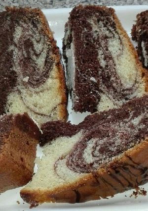 A picture of Vanilla and cocoa cake.