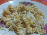 Pasta a la crema con orégano y 3 quesos